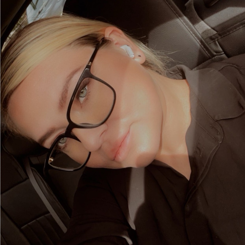 Meet your Posher, Irina